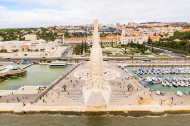 Lisbon, Portekiz - 27 Haziran 2018: Lizbon keşifler Anıtı, havadan görünümü
