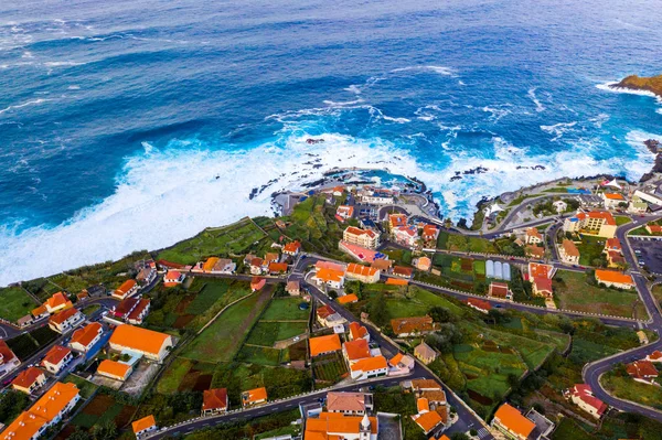 Vista Aérea Aldeia Porto Moniz Com Piscina Lava Rock Ilha — Fotografia de Stock