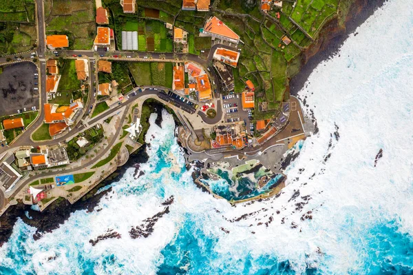 Vista Aérea Aldeia Porto Moniz Com Piscina Lava Rock Ilha — Fotografia de Stock