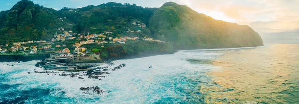 Vista Aérea Aldeia Porto Moniz Com Piscina Lava Rock Ilha — Fotografia de Stock