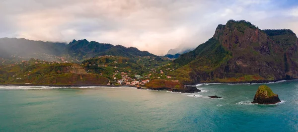 Vista Aérea Ciudad Porto Cruz Costa Norte Isla Madeira Con — Foto de Stock