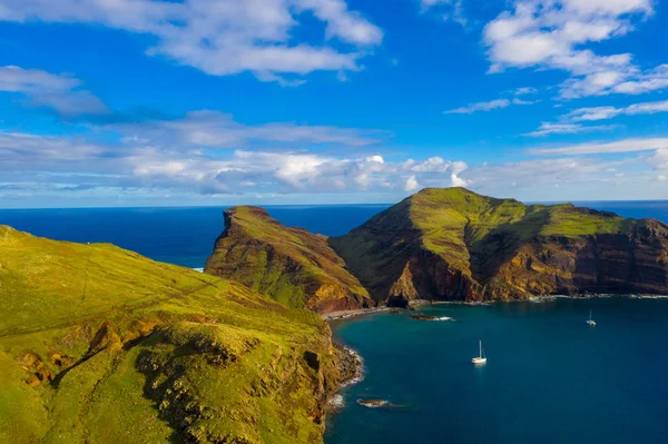 Flygfoto Över Vilda Stranden Och Klipporna Vid Ponta Sao Lourenco — Stockfoto