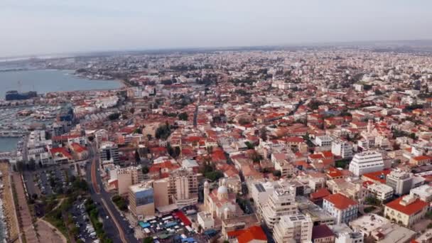 Temmuz 2018 Limasol Kıbrıs Kıyı Şeridi Plaj Havadan Görünümü Deniz — Stok video