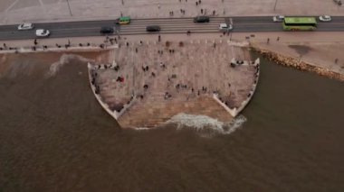 Ünlü Praça do Comercio (Commerce Square) - Lizbon ana müteşekkil havadan görünümü. Güzel Portekiz mimari 