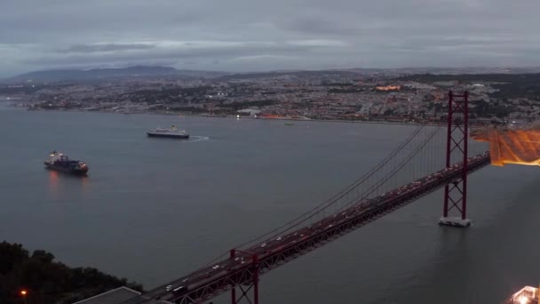 Noviembre 2018 Lisboa Portugal Vista Aérea Nocturna Del Santuario Cristo — Vídeo de stock