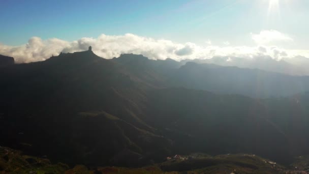 大加那利岛的空中山景 在云层上方可以看到特内里费岛 — 图库视频影像