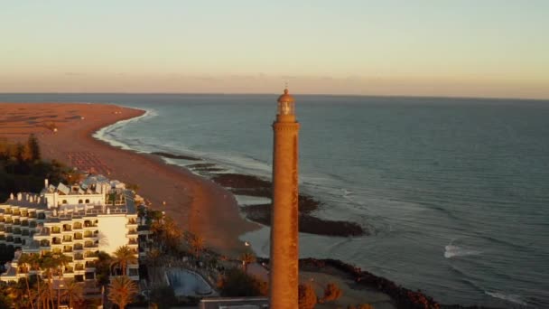 Aerial Fyren Visa Stadsdelen Meloneras Gran Canaria Island Magiska Solnedgången — Stockvideo