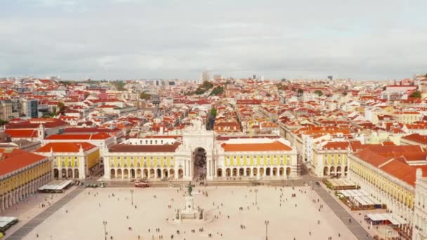Luftaufnahme Des Berühmten Praca Comercio Handelsplatz Eines Der Wahrzeichen Lissabons — Stockvideo