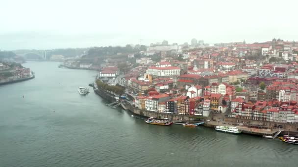Panorama Flygfoto Hus Gamla Porto Portugal Med Luis Bridge Metall — Stockvideo