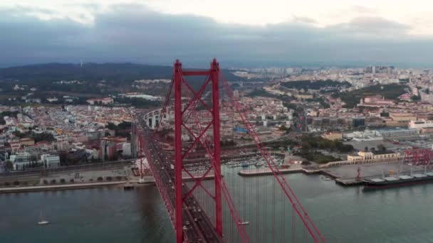 リスボン Protugal Abril 橋でテージョに — ストック動画