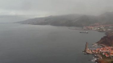 Cityscape Funchal, Madeira, Portekiz. Havadan görünümü. 