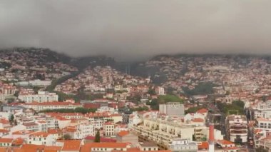Cityscape Funchal, Madeira, Portekiz. Havadan görünümü. 