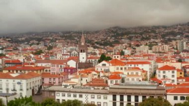 Cityscape Funchal, Madeira, Portekiz. Havadan görünümü. 