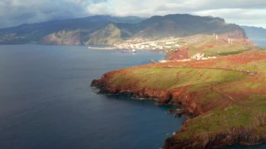 Ponta de Sao Lourenco, Madeira Adası. Havadan doğa görünümü.