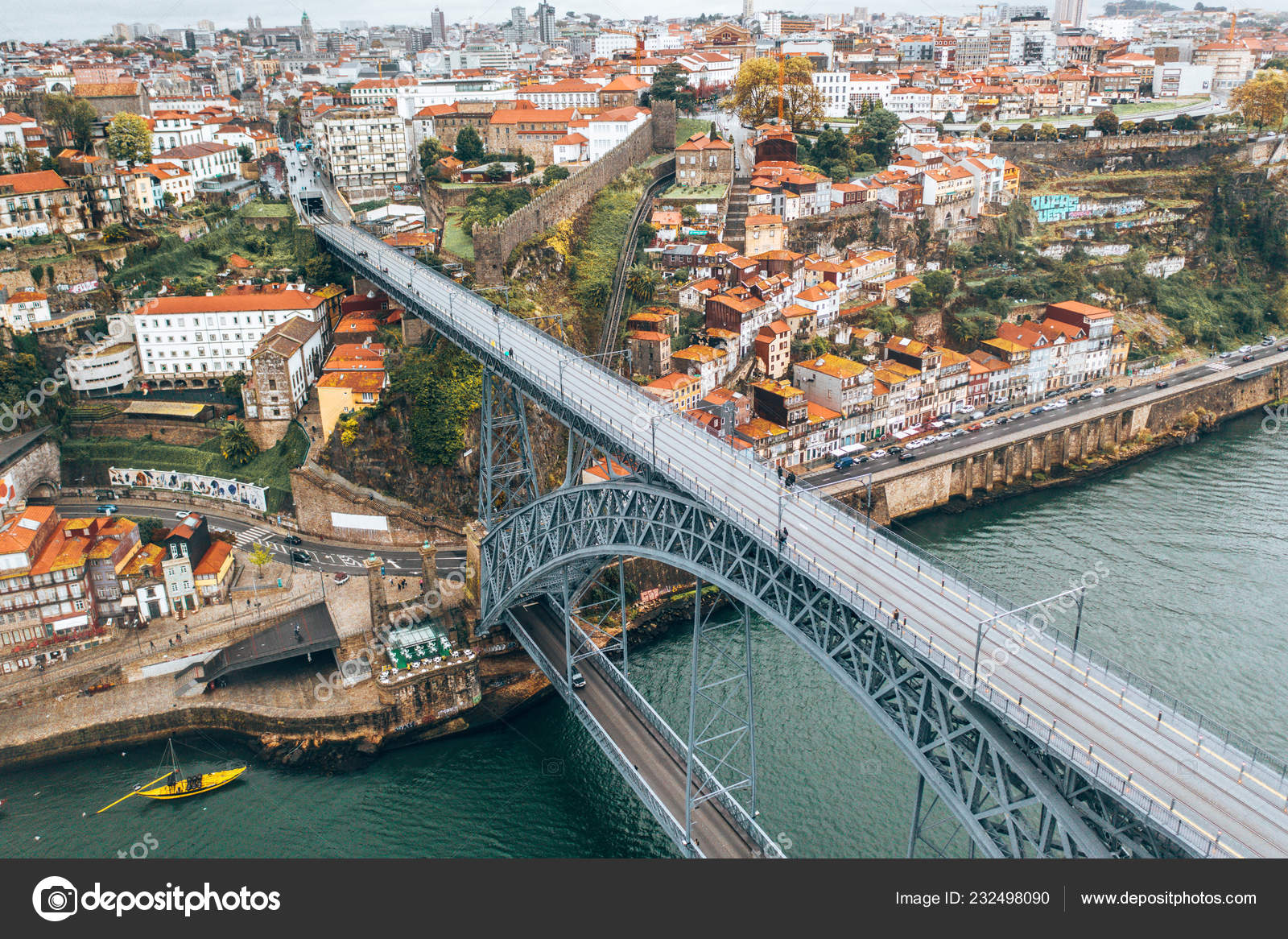 2018 Oporto Portugal Puente Dom Luis Oporto Portugal Barcos: fotografía de ingus.kruklitis.gmail.com #232498090 | Depositphotos