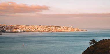 Beuatiful Lizbon görünümü yukarıdaki. Portekiz havadan görünümü.