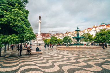 10 Haziran 2018. Lizbon, Portekiz. Tramvaylar eski binalar, ana kare ve popüler anıtlar Lizbon eski şehrin güzel manzara. 