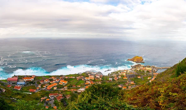 Vista Aldeia Porto Moniz Com Piscina Lava Rock Ilha Madeira — Fotografia de Stock