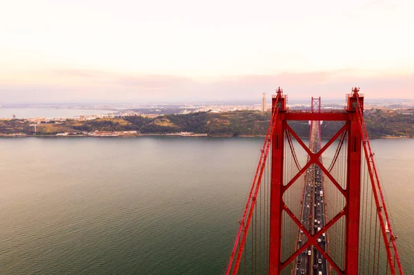 Widok Most Kwietnia Jest Stalowy Most Wiszący Położony Lizbonie Portugalii — Zdjęcie stockowe