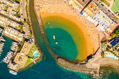 Puerto de Mogan şehir sahil Gran Canaria ada, İspanya. 