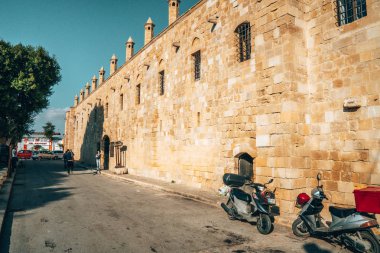 Nicosia, Kıbrıs - 30 Ekim 2018: Görünüm Buyuk Han (büyük Inn), Kıbrıs'taki en büyük Kervansaray. Nicosia 