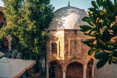 Nicosia, Kıbrıs - 30 Ekim 2018: Görünüm Buyuk Han (büyük Inn), Kıbrıs'taki en büyük Kervansaray. Nicosia 