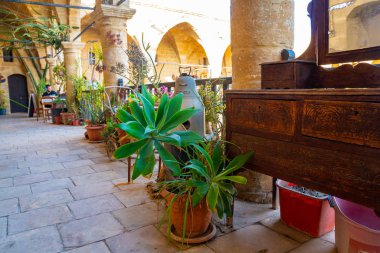 Nicosia, Kıbrıs - 30 Ekim 2018: Görünüm Buyuk Han (büyük Inn), Kıbrıs'taki en büyük Kervansaray. Nicosia 