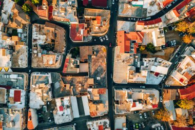 10 Kasım 2018. Lefkoşa, Kıbrıs. İkonik duvarlı Başkent Lefkoşa'da Kıbrıs hava yüksek irtifa görünümü 