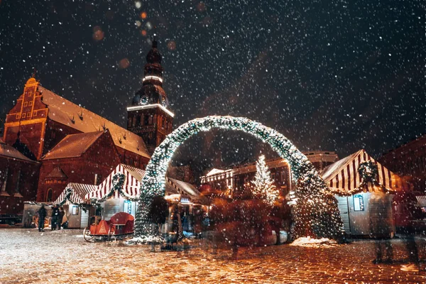 Mercatino Natale Albero Natale Principale Situato Nella Piazza Dome Nella — Foto Stock
