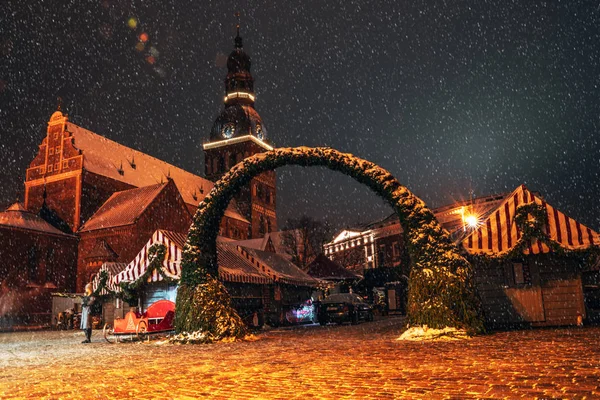 Mercatino Natale Albero Natale Principale Situato Nella Piazza Dome Nella — Foto Stock
