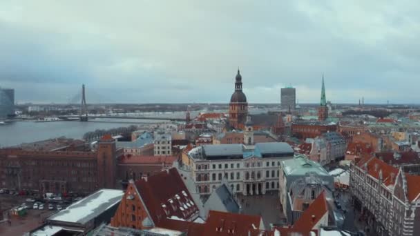 Letonya Riga Tarihi Kent Kışın Noel Günü Panoramik Havadan Görünümü — Stok video