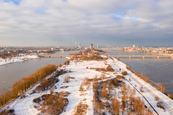 Hava Kış Görünümü Üzerinde Daugava Nehri Riga Letonya — Stok fotoğraf
