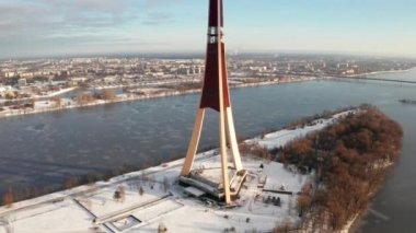 Riga, Letonya başkenti Tv kulede havadan görünümü. Avrupa Birliği'nin en yüksek binası.