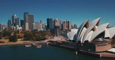 Sydney, Avustralya - 10 Kasım 2018. Havadan görünümü Sydney Opera Binası 20.yüzyılın en belirgin binalardan biri tanımlanan bir çok mekan sahne sanatları merkezidir.