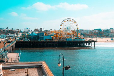 Los Angeles, Amerika Birleşik Devletleri. 15 Ocak 2019. Santa Monica pier ve eğlence parkı Venice beach yakınındaki güzel görünümünü. Güzel Kaliforniya Hava.