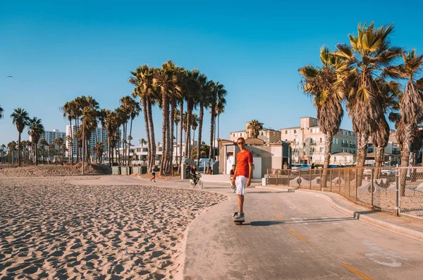 Серпня 2018 Лос Анджелес Сша Венеція Біч Vibes Люди Їдуть — стокове фото
