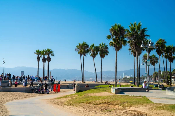 Agosto 2018 Los Ángeles Estados Unidos Hermoso Día Verano Distrito —  Fotos de Stock