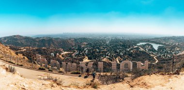 30 Temmuz 2018. Los Angeles, Amerika Birleşik Devletleri. La merkezden ikonik Hollywood yazısını görüntüleyin.