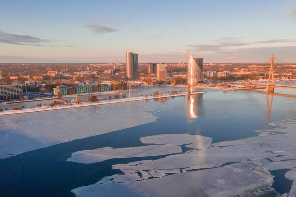 Aerial Vintern Solnedgången Över Gamla Stan Riga Och Floden Daugava — Stockfoto