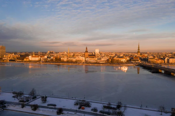 Zachód Słońca Zima Lotnicze Nad Starego Miasta Rydze Dźwiny Łotwa — Zdjęcie stockowe