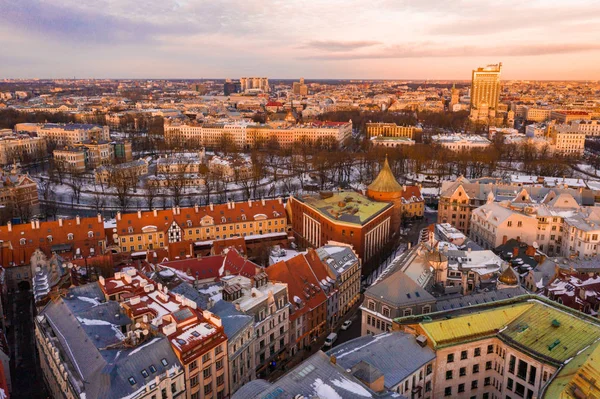 Zonsondergang Winter Luchtfoto Uitzicht Oude Stad Riga Met Dome Kathedraal — Stockfoto