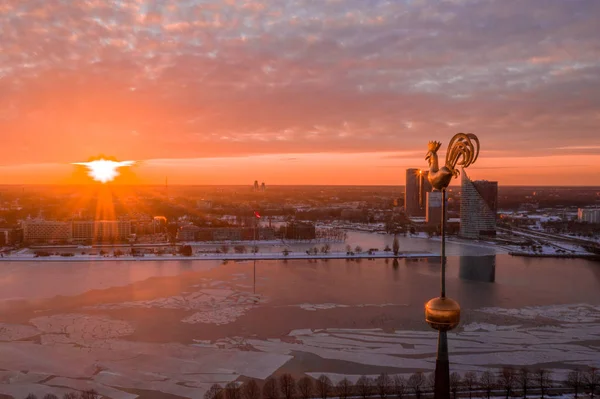 Vacker Utsikt Över Den Gamla Stan Riga Solig Vinterdag — Stockfoto