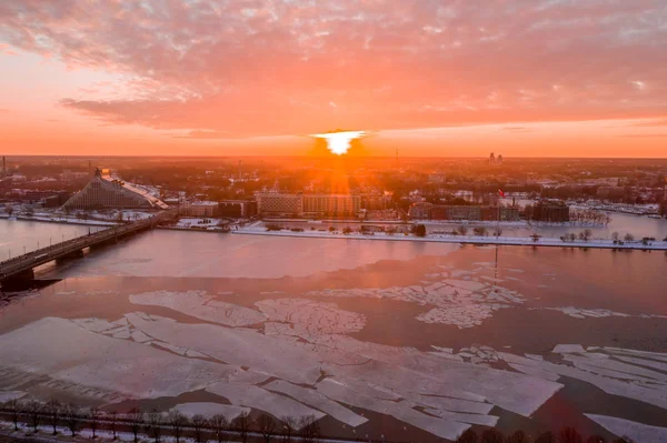 Piękny Widok Centrum Starego Miasta Dzień Słoneczny Zimowy — Zdjęcie stockowe