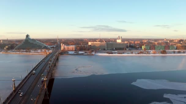 Vackra Flygfoto Över Riga Gamla Stan Solnedgång Eller Soluppgång Solig — Stockvideo