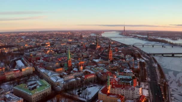 Hermosa Vista Aérea Del Casco Antiguo Riga Atardecer Amanecer Durante — Vídeos de Stock