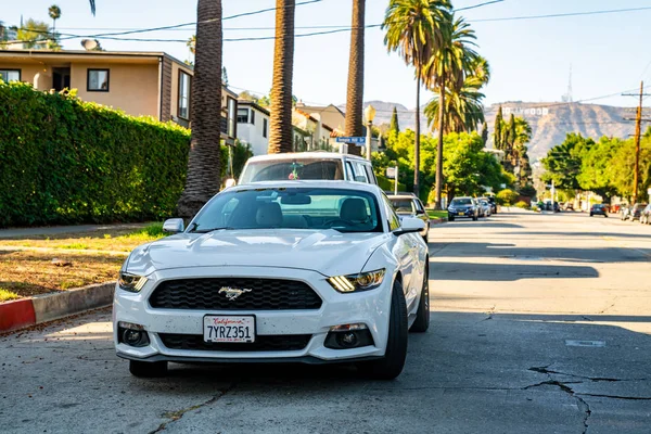 Haziran 2018 Los Angeles Amerika Birleşik Devletleri Beyaz Ford Mustang — Stok fotoğraf