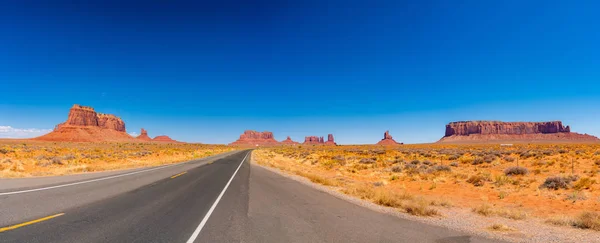 Route Infinie Sans Fin Qui Traverse Parc National Monument Valley — Photo