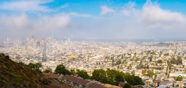 San Francisco manzarası California twin Peaks'e görünümden. Güzel şehir manzaralı üst.  
