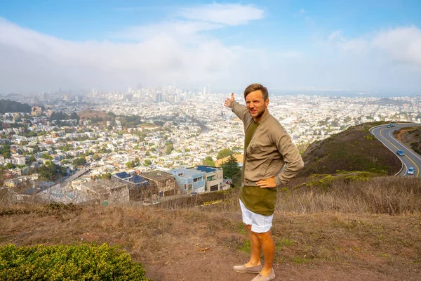 Jeune Homme Faisant Randonnée San Francisco Explorant Parc Golden Gate — Photo