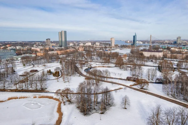 Riga Güzel Kış Sovyet Ordusunda Agenskalns Için Zafer Memorial Yakınındaki — Stok fotoğraf